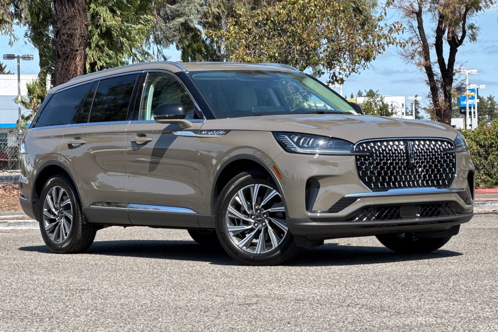 2026 Lincoln Aviator — side profile view
