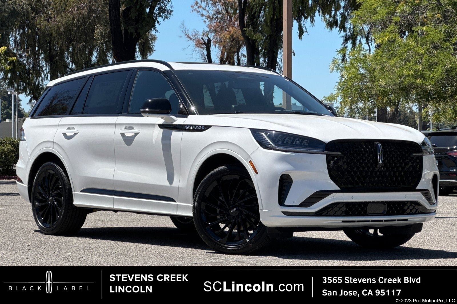 2026 Lincoln Aviator Reserve in Pristine White Metallic Tri-Coat — front three-quarter view