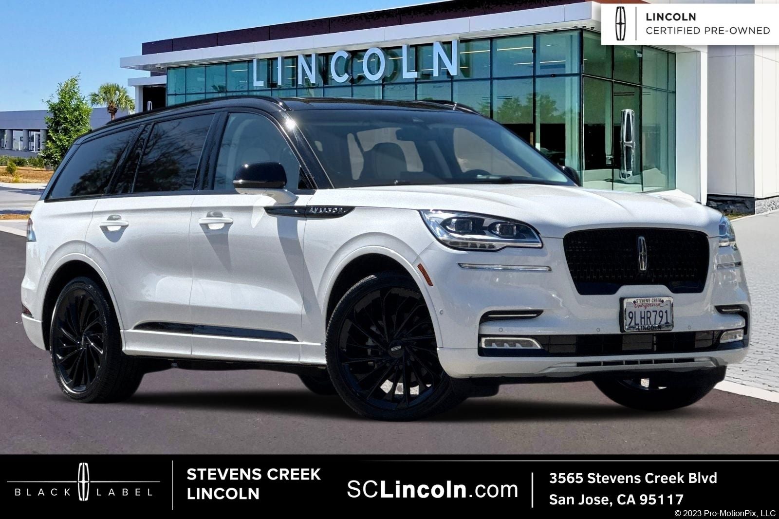 2023 Lincoln Aviator Black Label in White Metallic — front three-quarter view