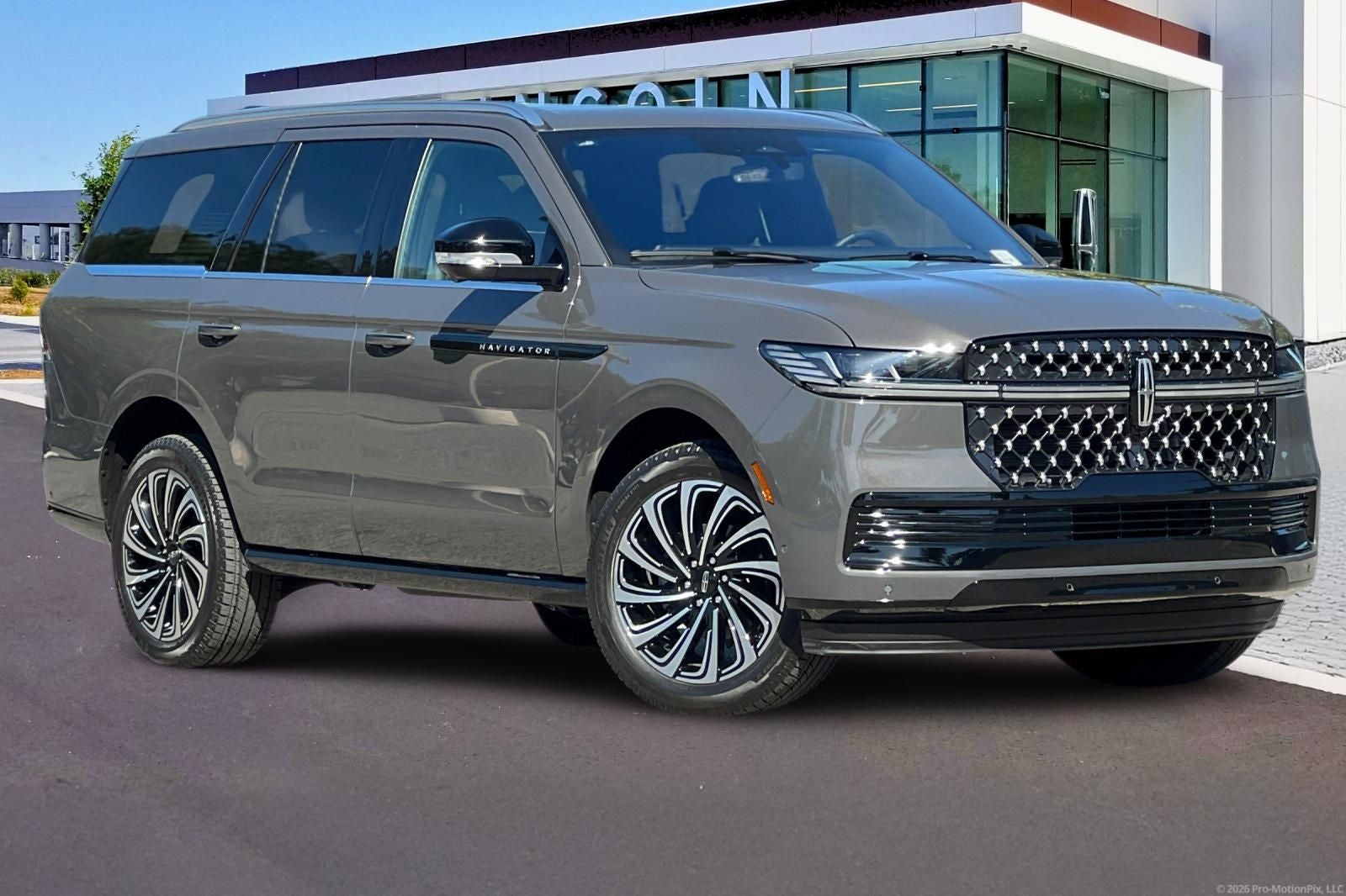 2025 Lincoln Navigator — side profile view