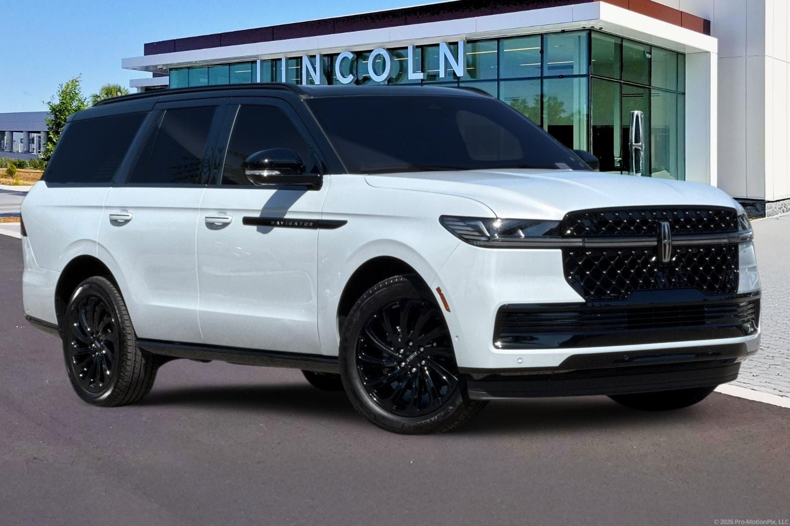 2025 Lincoln Navigator — side profile view