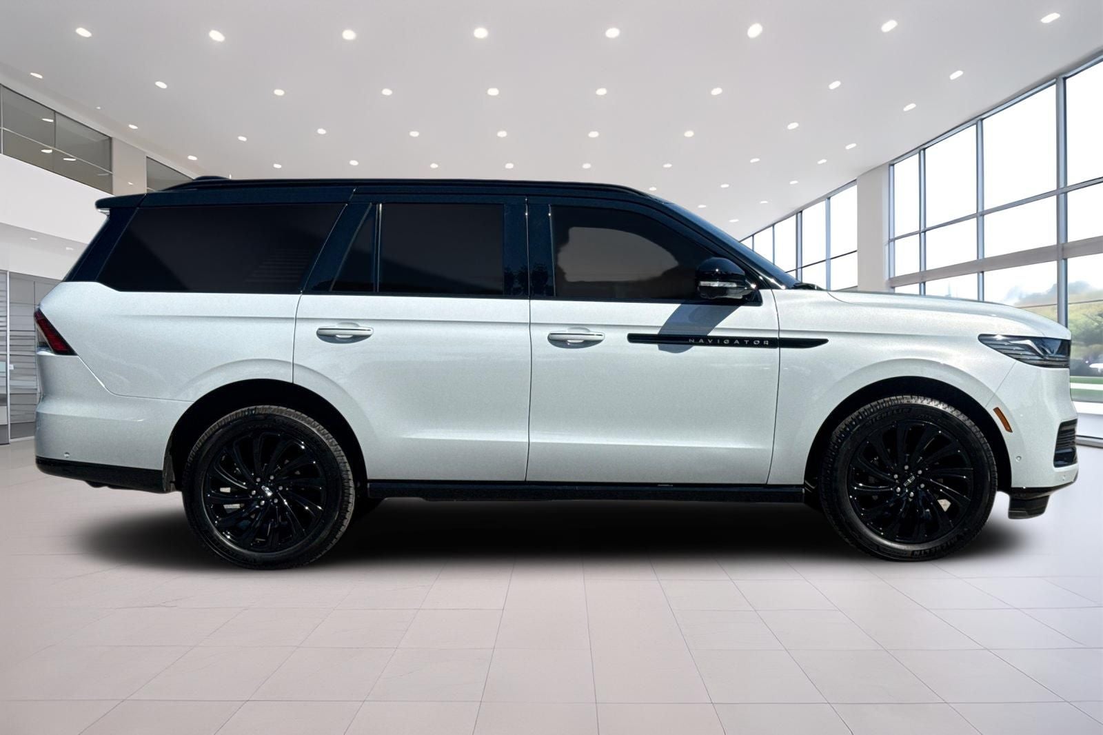 2025 Lincoln Navigator — rear three-quarter view