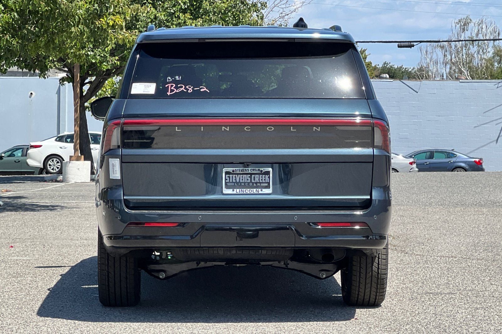 2026 Lincoln Navigator L — detail view