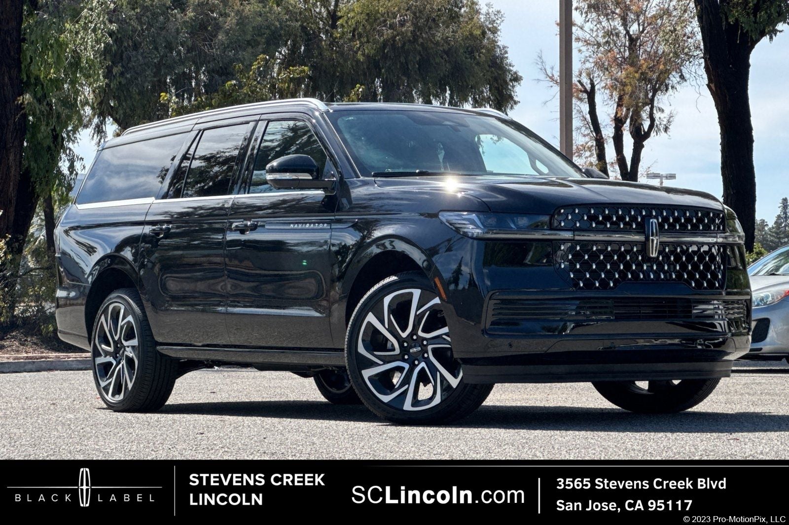 2026 Lincoln Navigator L Black Label in Black Metallic — front three-quarter view