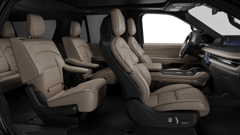 2027 Lincoln Navigator L — detail view