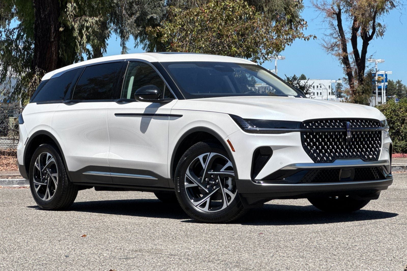 2026 Lincoln Nautilus — side profile view