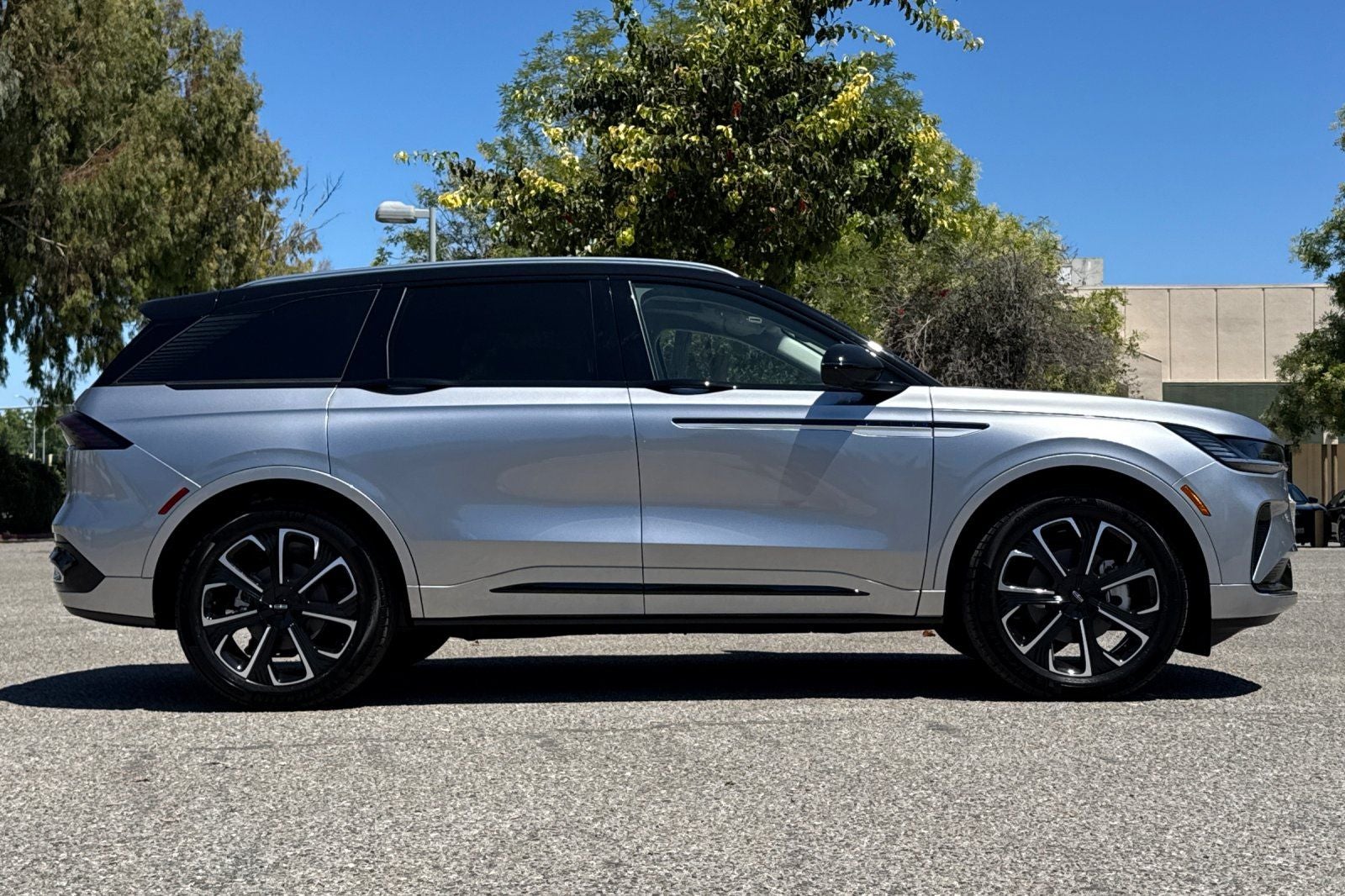 2026 Lincoln Nautilus — rear three-quarter view