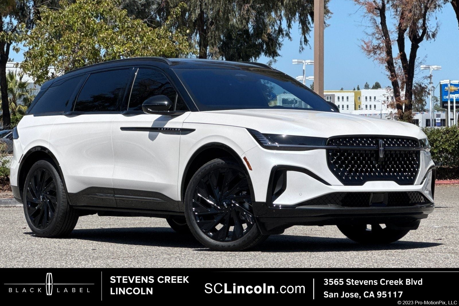 2026 Lincoln Nautilus Reserve in White Platinum Clearcoat Metallic — front three-quarter view