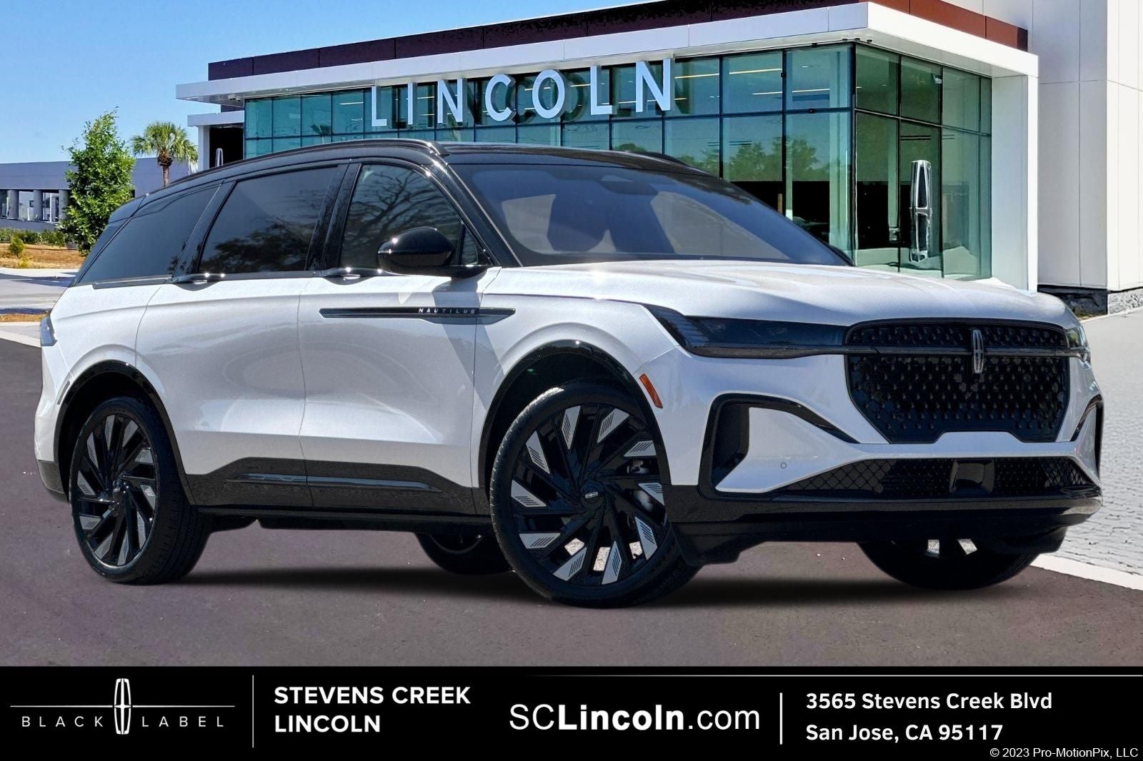 2026 Lincoln Nautilus Reserve EQUIPMENT GROUP 202A in White Platinum Clearcoat Metallic — front three-quarter view